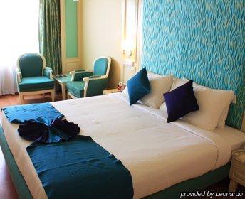 Hotel Sitara Grand Haiderabad Buitenkant foto